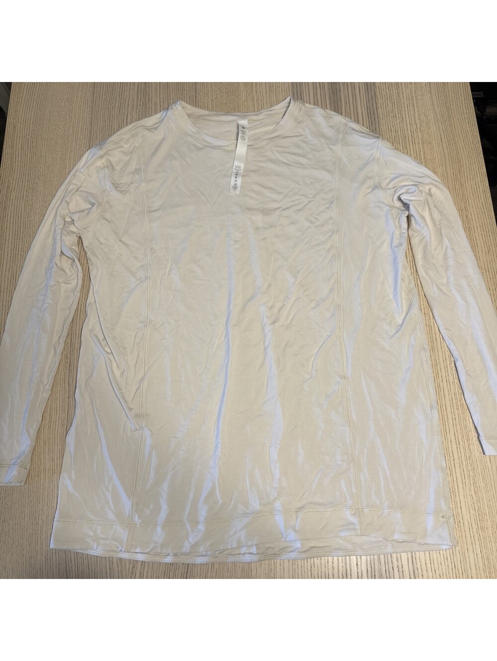 Lululemon Modal Pleated Back Long Sleeve Shirt Women’s Size 6 Cream Opal Top